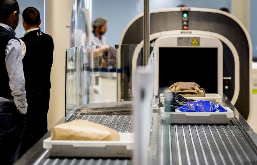 Рентген сканер багажа в аэропорту