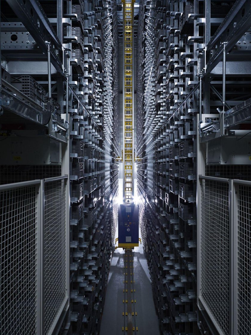 Бункер с роботами