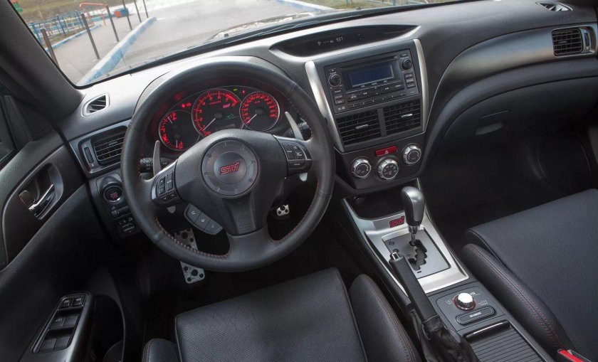 Subaru Impreza WRX STI 2012 салон