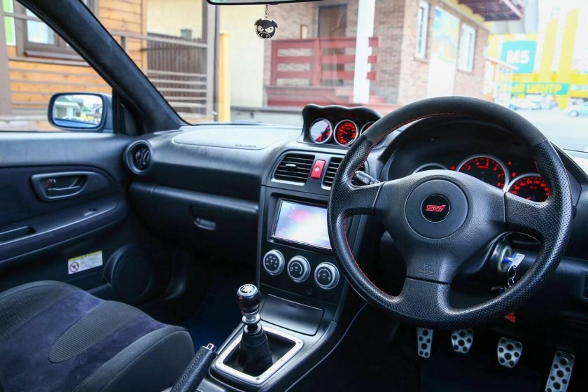 Subaru Impreza WRX STI 2005 салон