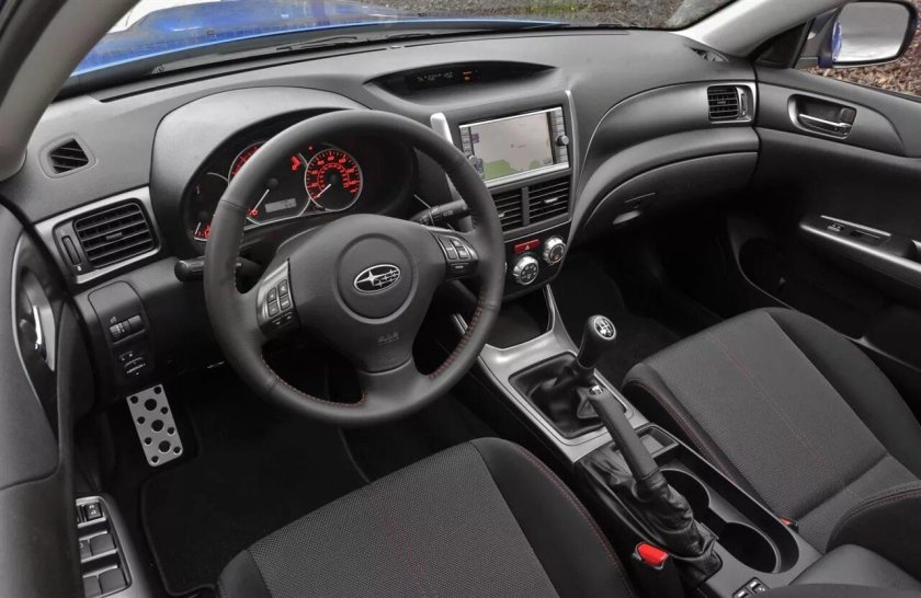 Субару Импреза 2008 хэтчбек салон