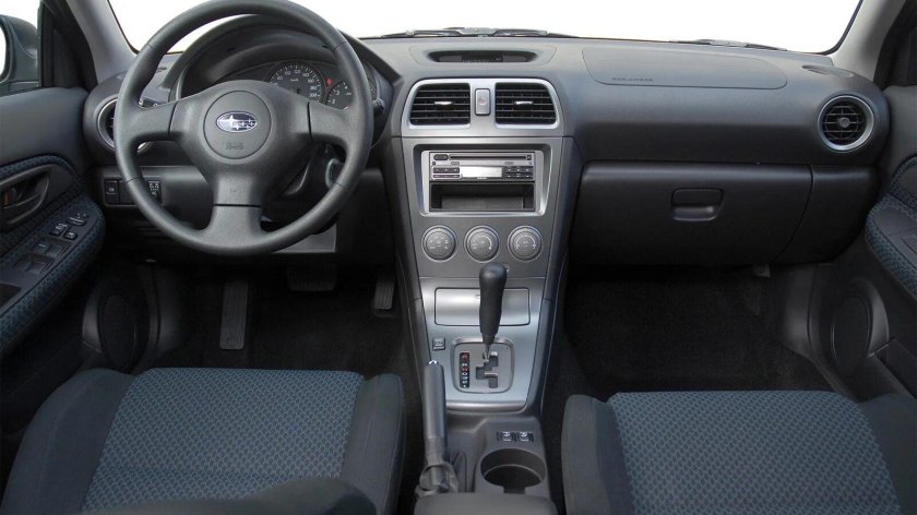 Subaru Impreza 2 салон