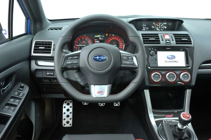 Субару Импреза WRX STI 2014 салон