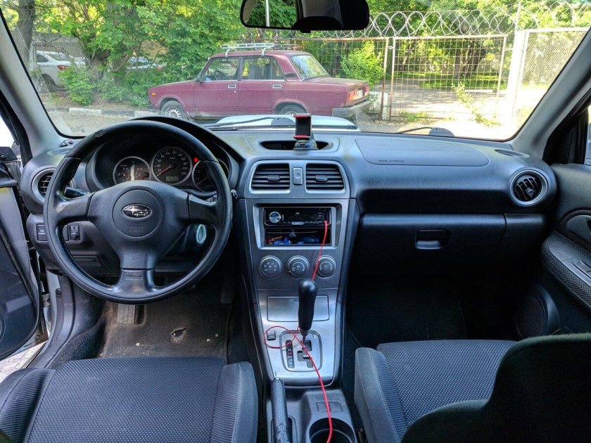 Subaru Impreza 2005 седан салон