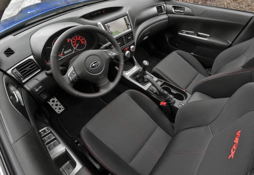 Subaru WRX STI 2011 хэтчбек