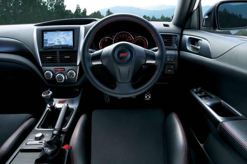 Subaru Impreza WRX STI салон