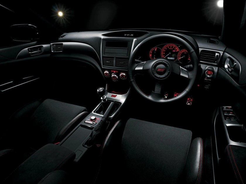 Subaru Impreza WRX STI 2011 салон