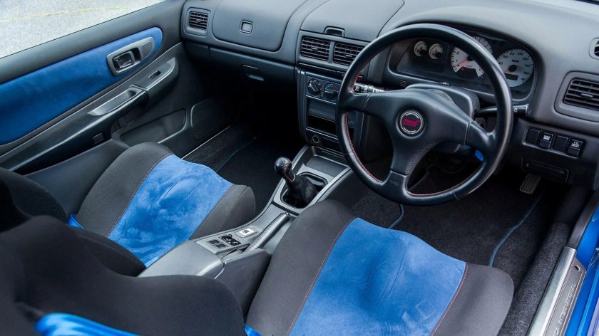 Subaru Impreza WRX STI 22b салон
