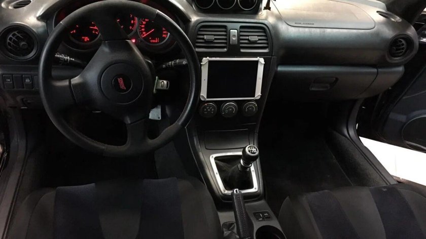 Subaru WRX STI 2005 салон