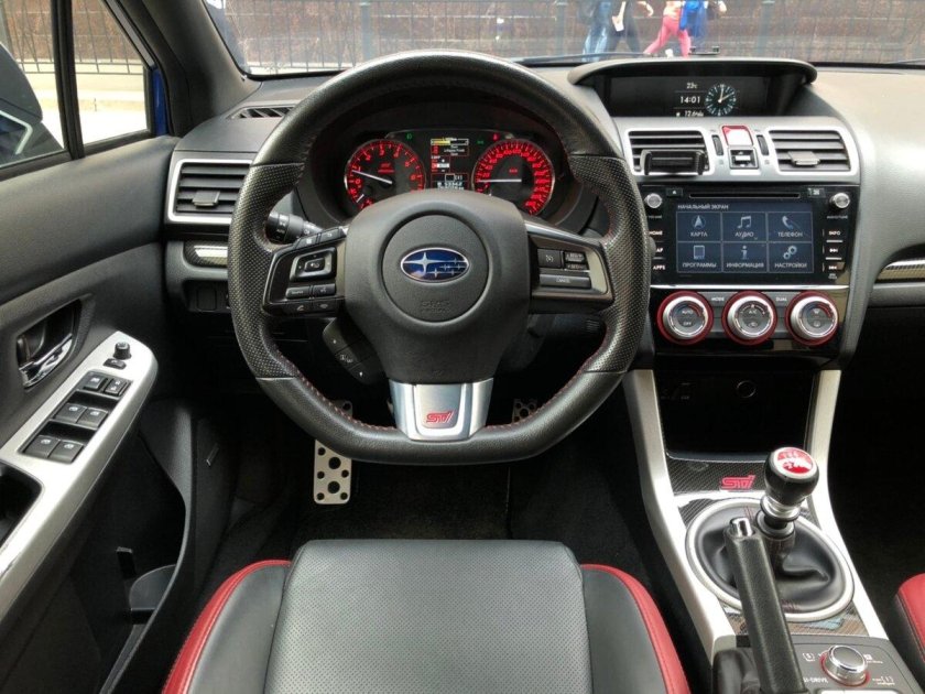 Subaru WRX STI 2022 салон
