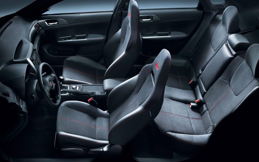 Subaru WRX STI салон