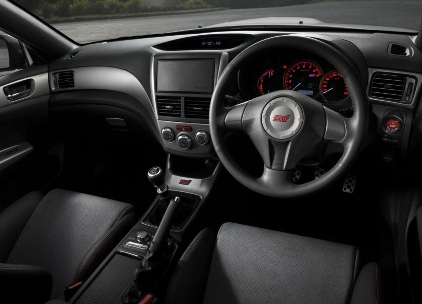 Subaru Impreza WRX STI 2008 салон