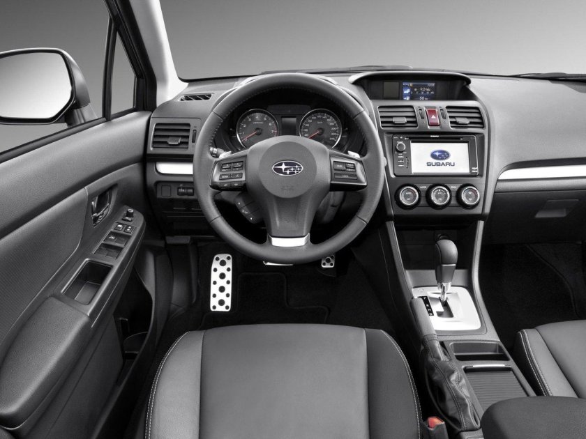 Subaru Impreza 2012 салон
