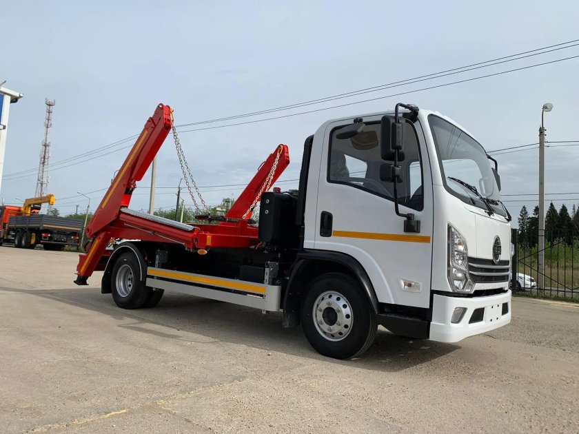 Грузовики и спецтехника