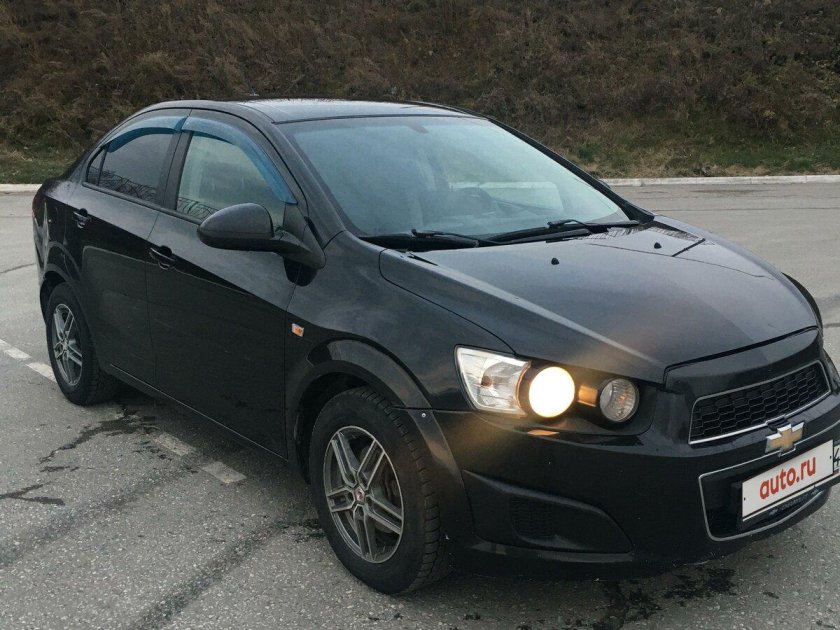 Chevrolet aveo 2013 черный