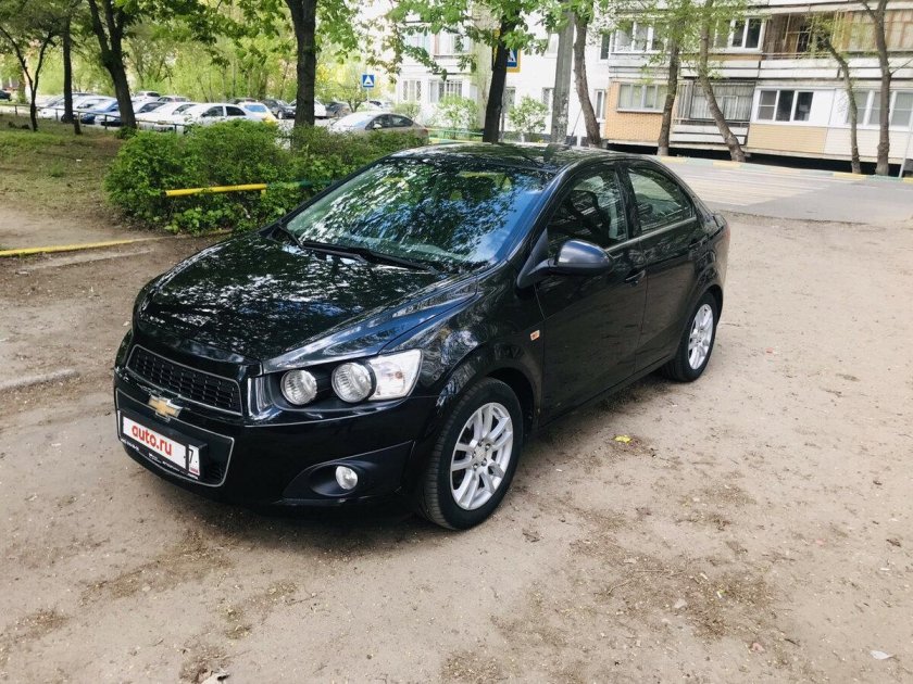 Шевроле Авео черная
