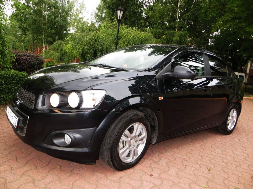 Шевроле Авео черная