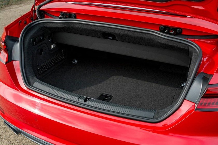 Audi a5 Coupe багажник