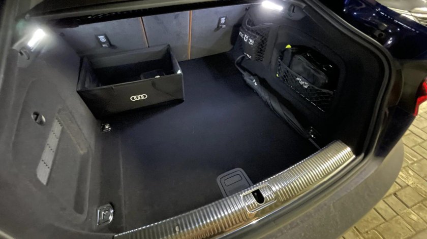 Honda CR-V столик в багажнике