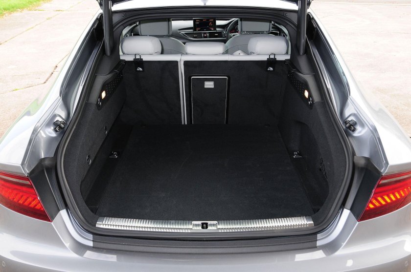 Открытый багажник Ауди а3