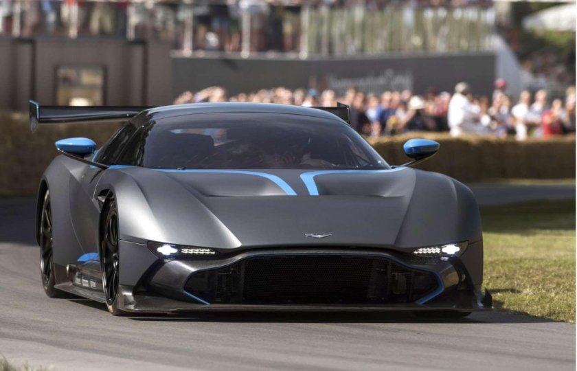 Aston Martin Vulcan 2015