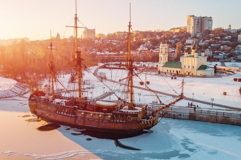 Адмиралтейская набережная Воронеж корабль