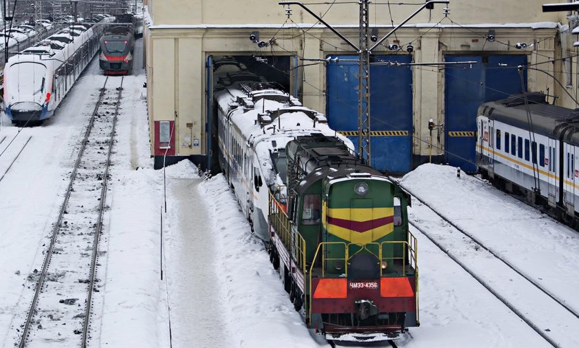 Поезд локомотив