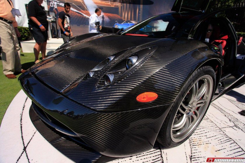 Pagani Huayra карбон