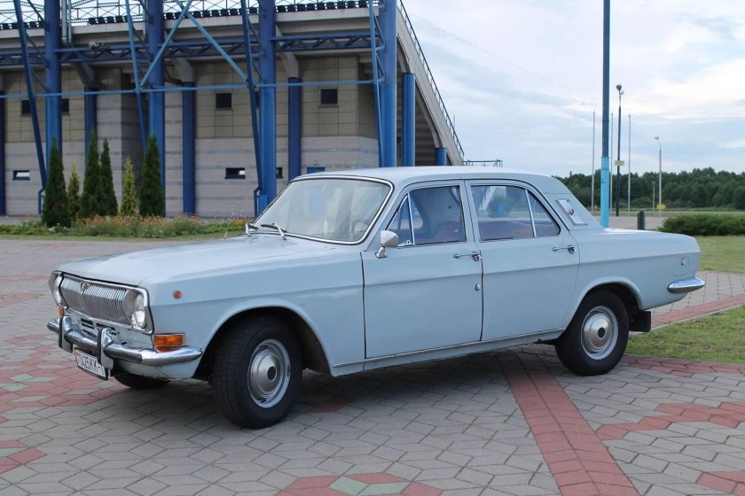 Серая Волга ГАЗ 24