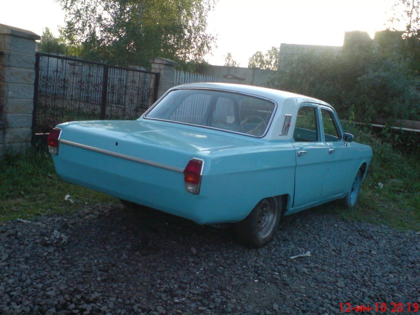 ГАЗ 24 голубая