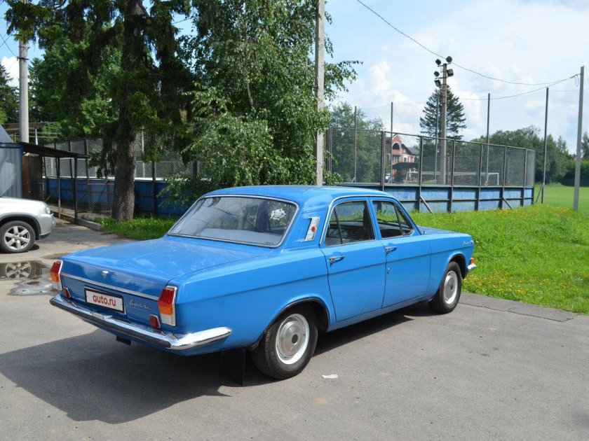 Голубая Волга ГАЗ 24