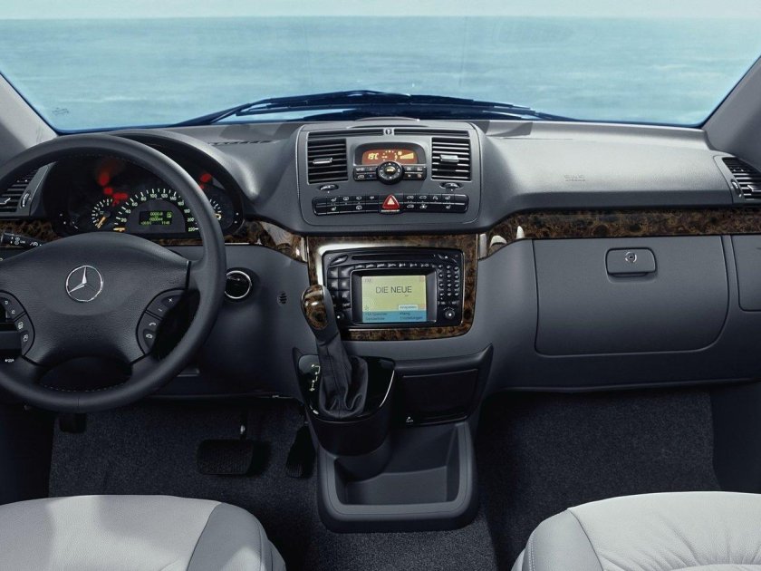 Mercedes-Benz Viano 2004