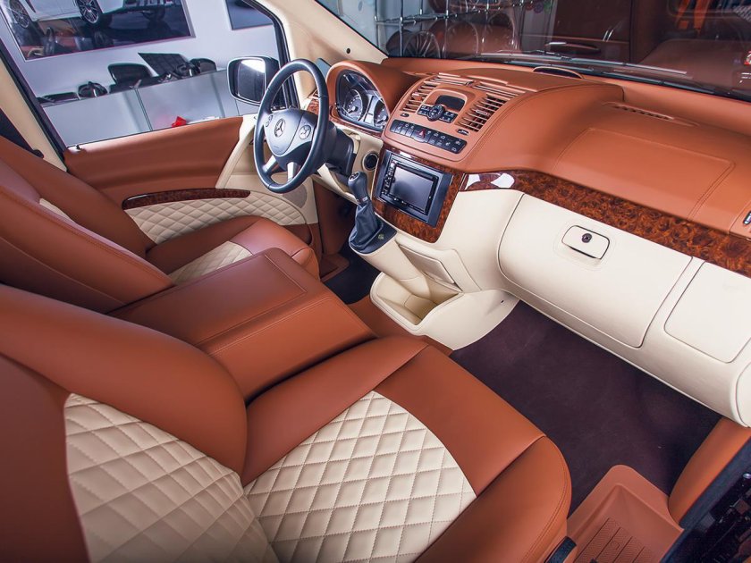 Мерседес-Бенц Виано 3,5 салон