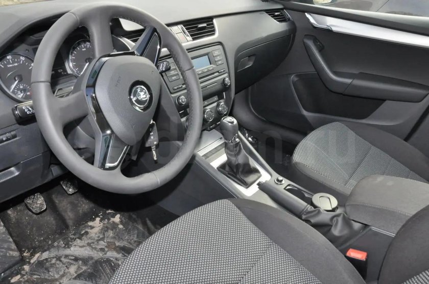 Шкода Октавия а7 амбишн комплектация