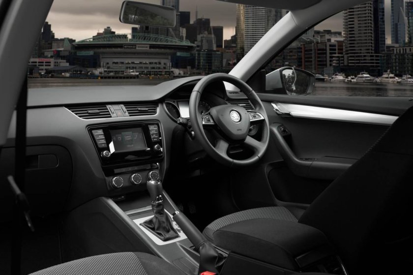 Шкода Октавия амбишн