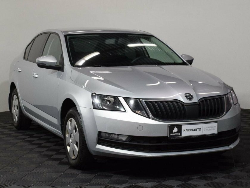 Шкода октавия 2018 серебристая
