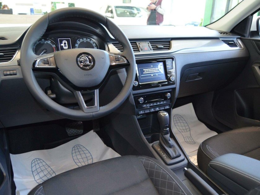 Шкода Рапид амбишн