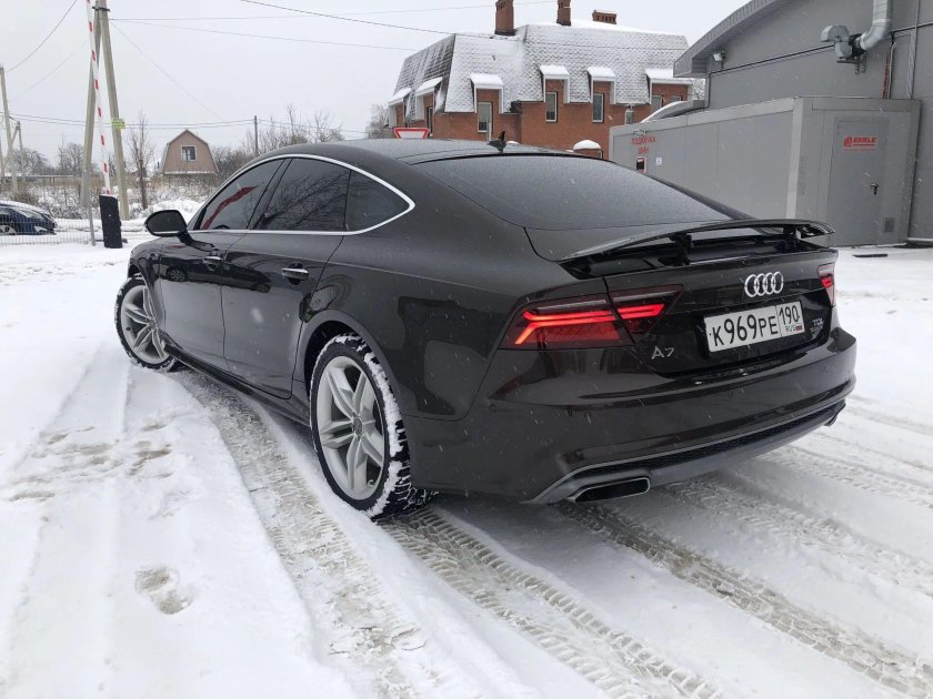 Ауди а7 черная