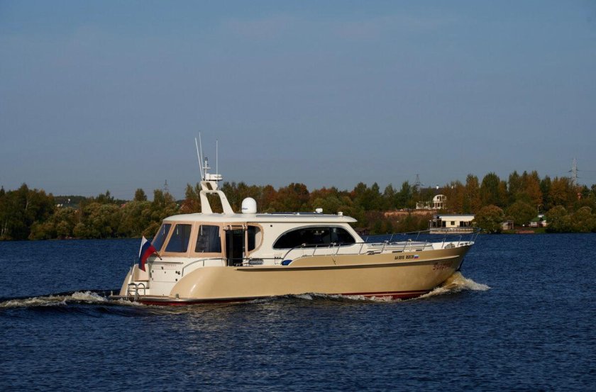 Водоизмещающие яхты российского производства