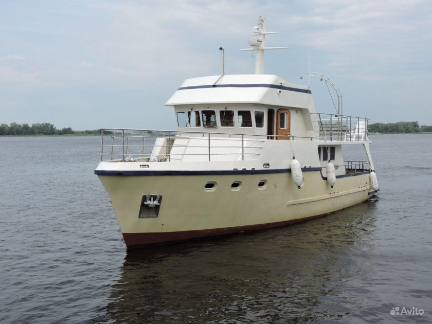Моторные яхты Траулеры