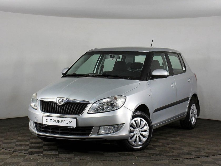 Шкода серебристая