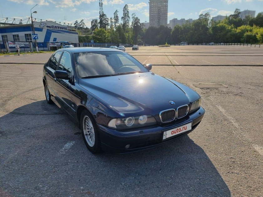 БМВ 530 2001 Г 8