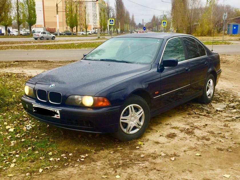 БМВ 525i 2000 года