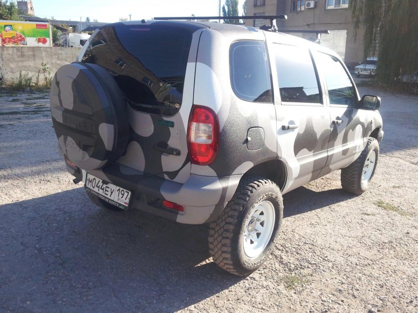 Нива Шевроле Раптор камуфляж