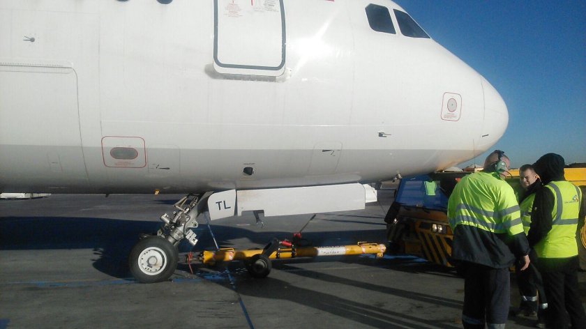 Самолет Когалымавиа