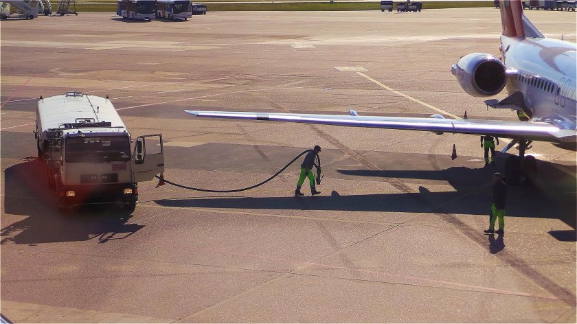 Заправка самолета