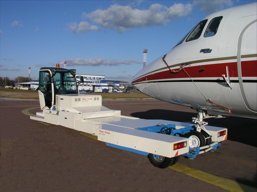 Аэродромный тягач дуглас