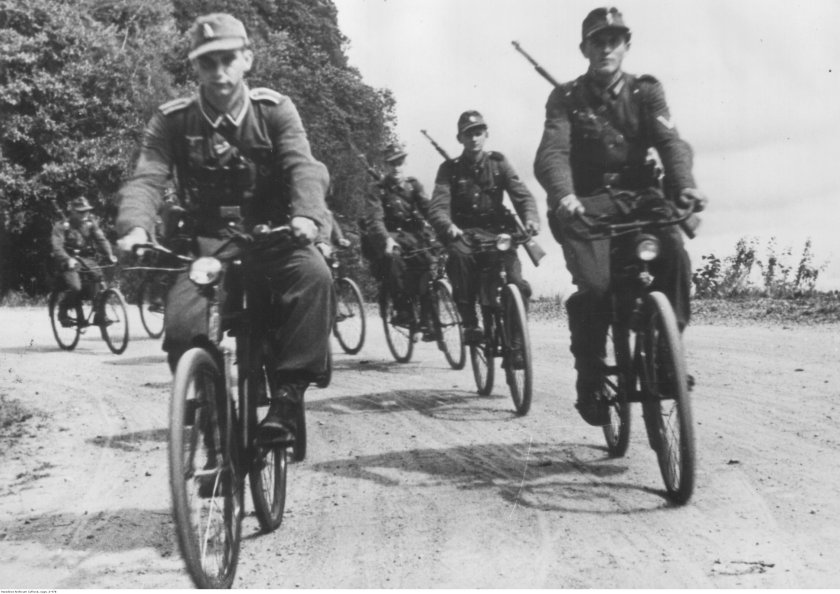 Немецкие самокатчики 1941