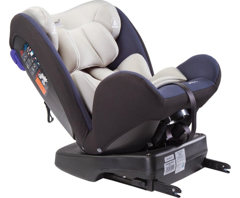 Автокресло с откидывающейся спинкой