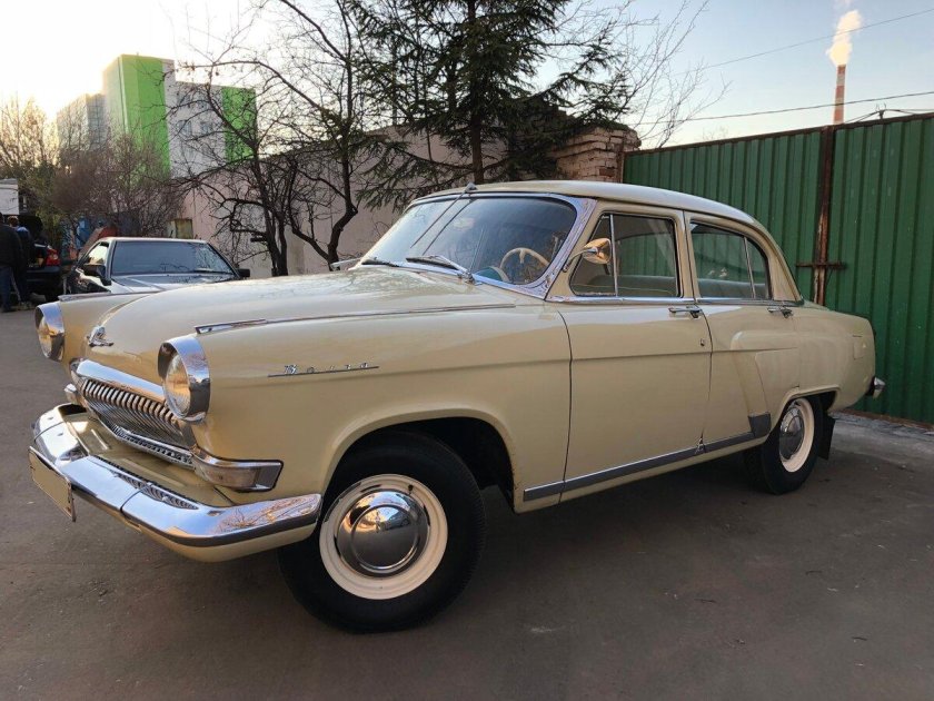 ГАЗ-21р бежевая